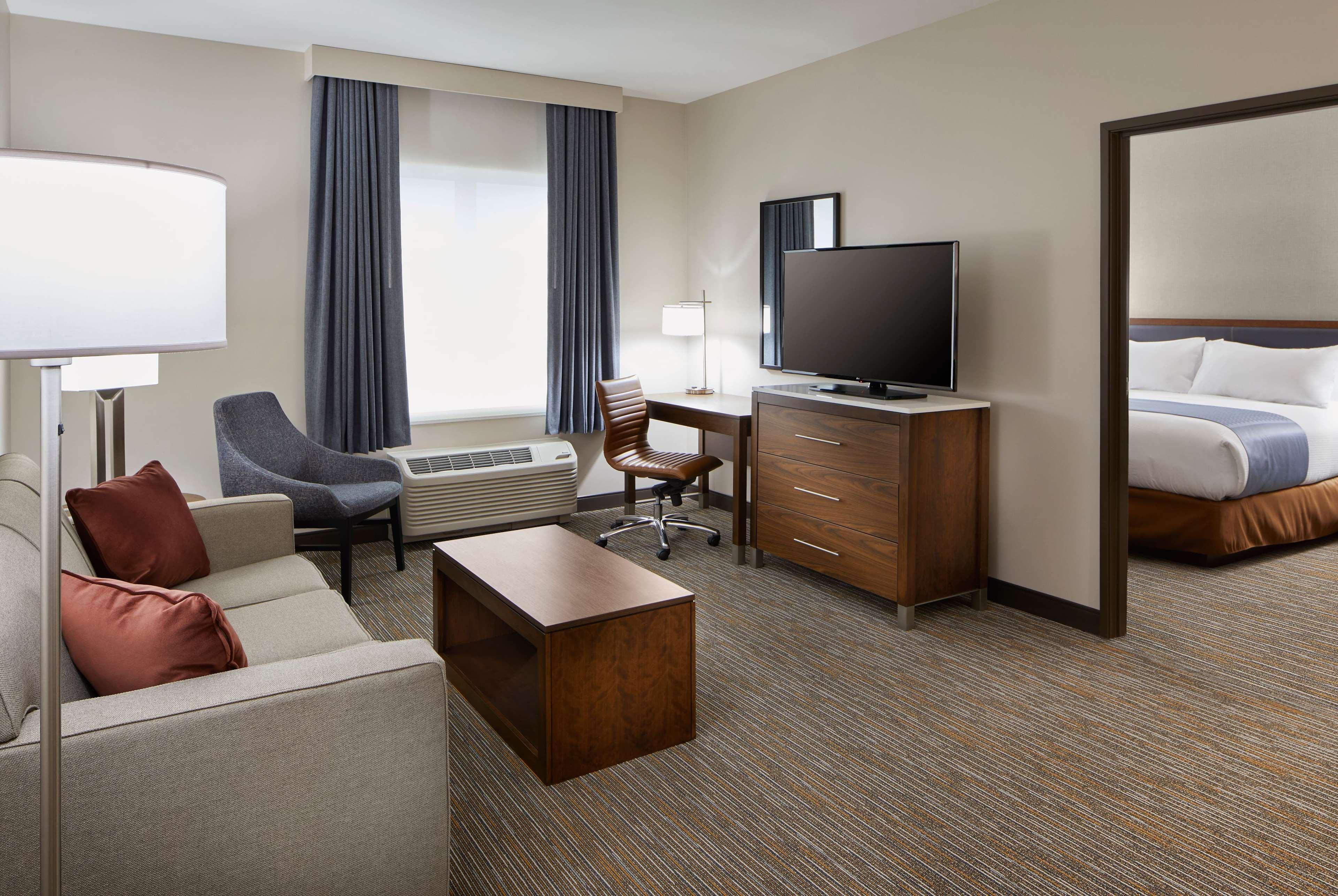 Wingate By Wyndham Hurricane Wv Exterior photo